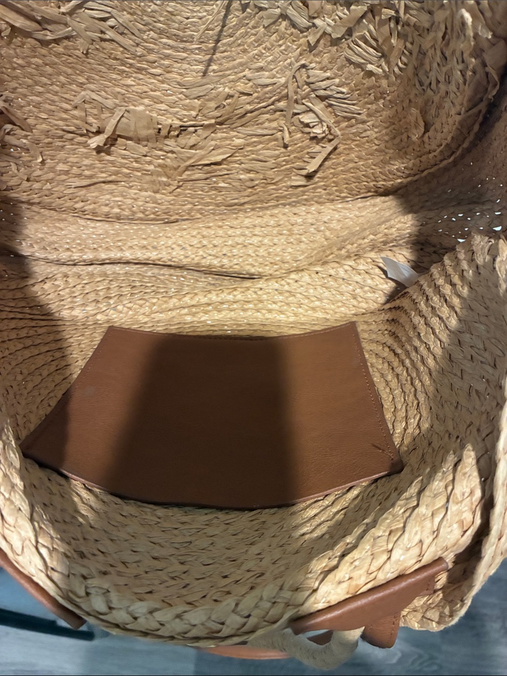 Round Woven Straw Tote Bag - Natural Tan. B30 - Picture 3 of 3